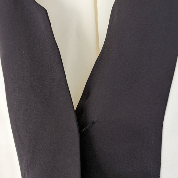 ⛔ sold ⛔ FRAME Contrast Inverted Notch Collar 100% Silk Blouse, size S - Picture 4 of 7